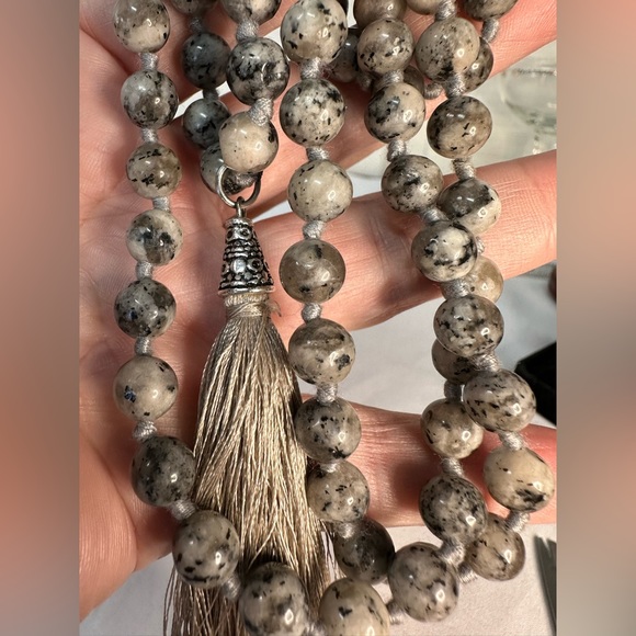 Heavy agate or polished marble gray Mala tassel necklace - Picture 6 of 7